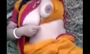 Tamil chick outdoor have sex